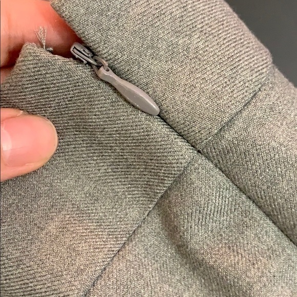 Gap‎ gray skirt size 2 stretch - Picture 6 of 6